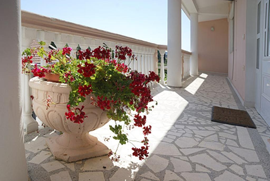 Di Vincenzo Inn Ulcinj Exterior foto